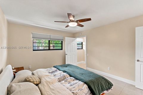 Tiny photo for 6231 SW 116th Pl #G, Miami, FL 33173 (MLS # A12041665)