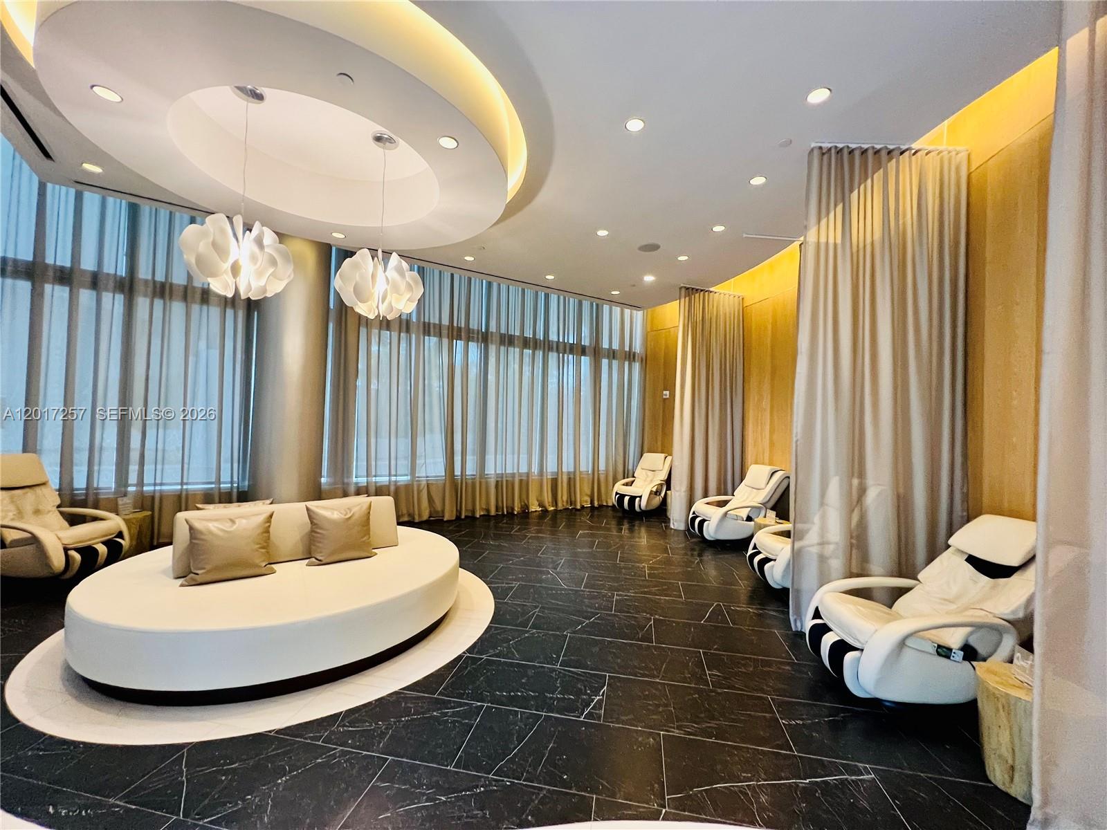 PARAMOUNT MIAMI WORLD CENT - Residential