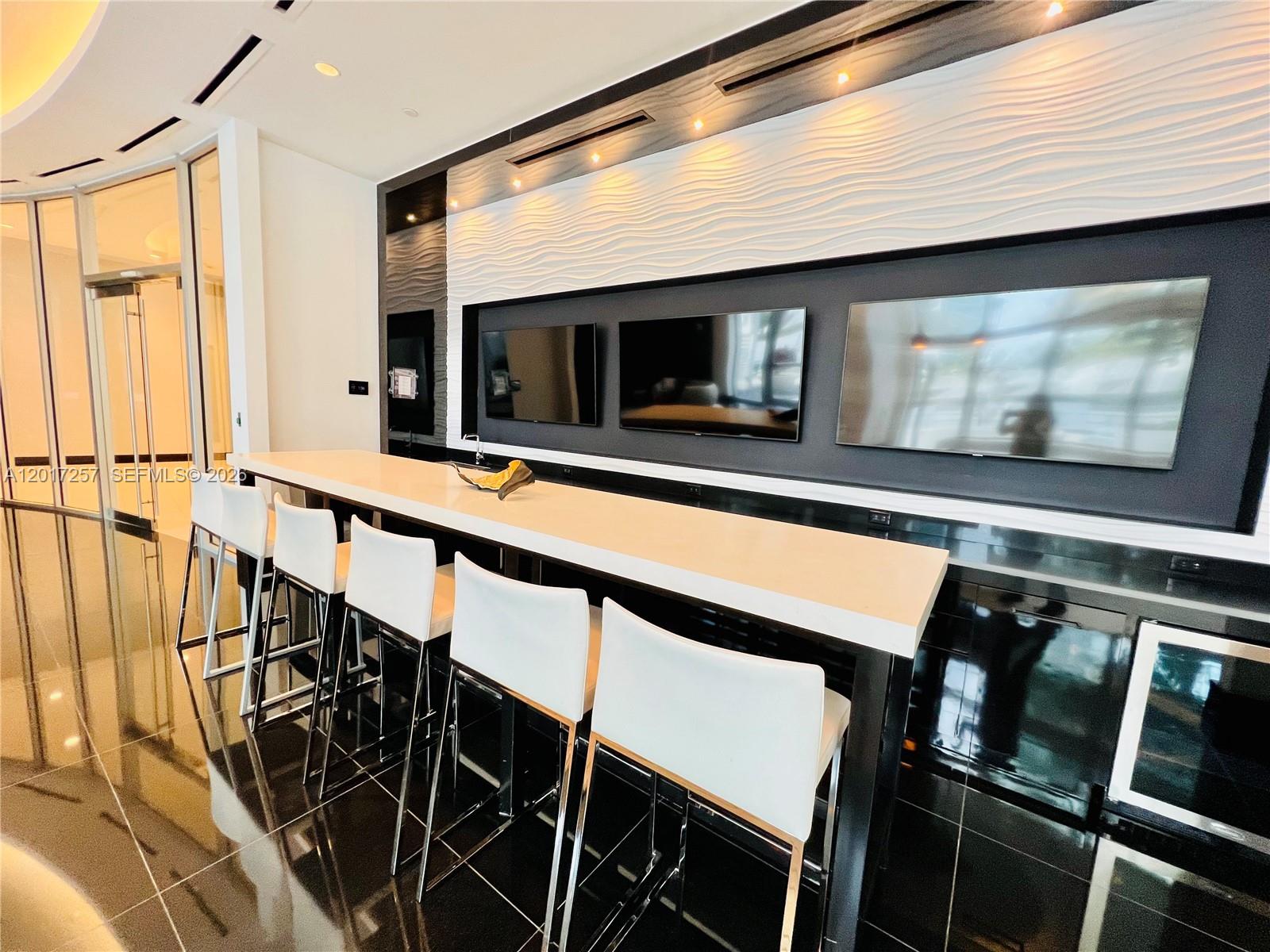 PARAMOUNT MIAMI WORLD CENT - Residential