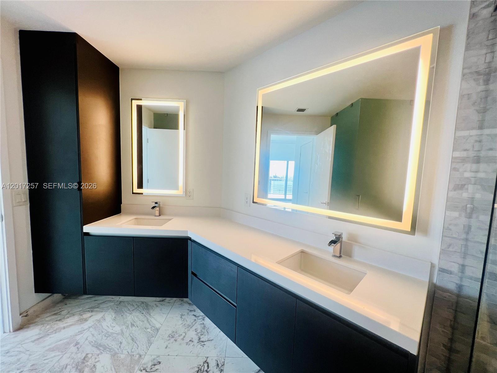 PARAMOUNT MIAMI WORLD CENT - Residential