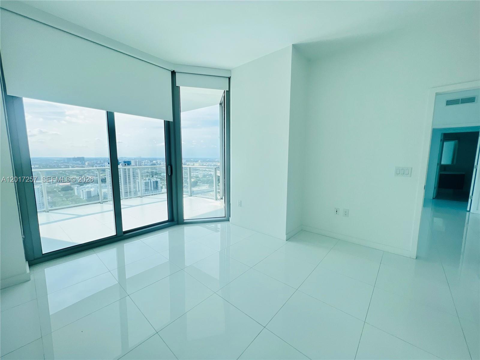 PARAMOUNT MIAMI WORLD CENT - Residential