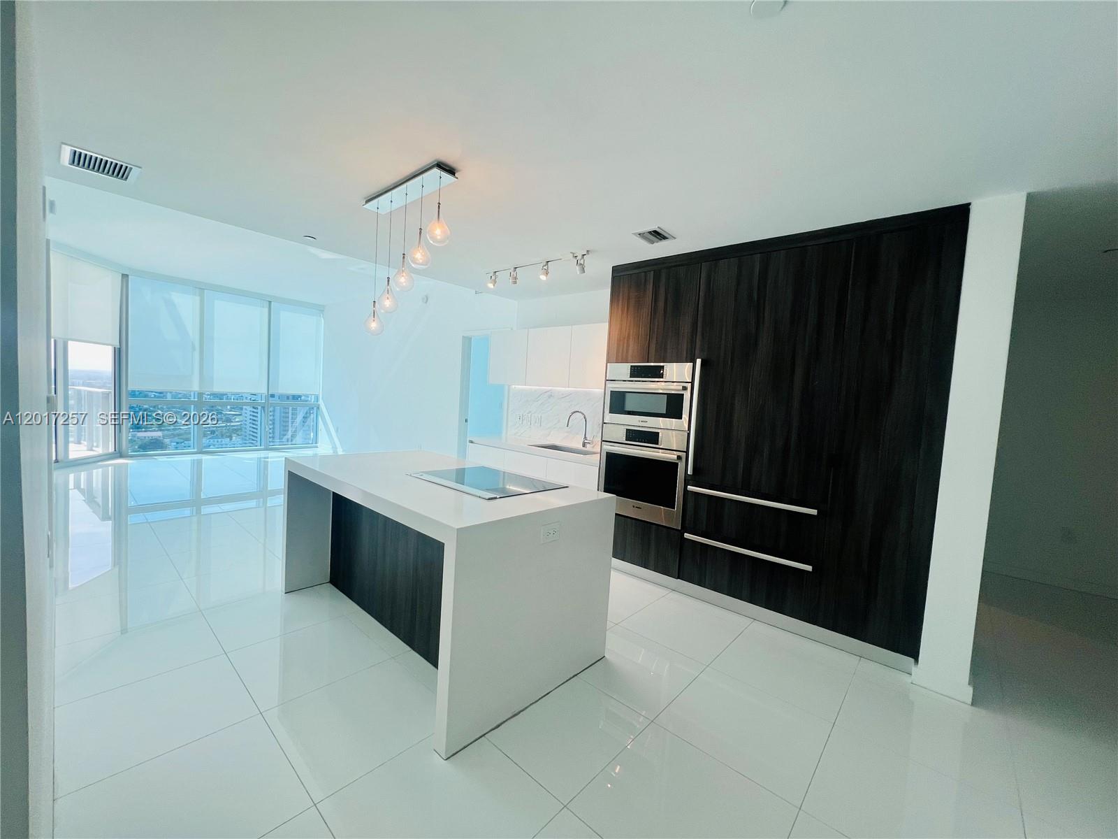 PARAMOUNT MIAMI WORLD CENT - Residential