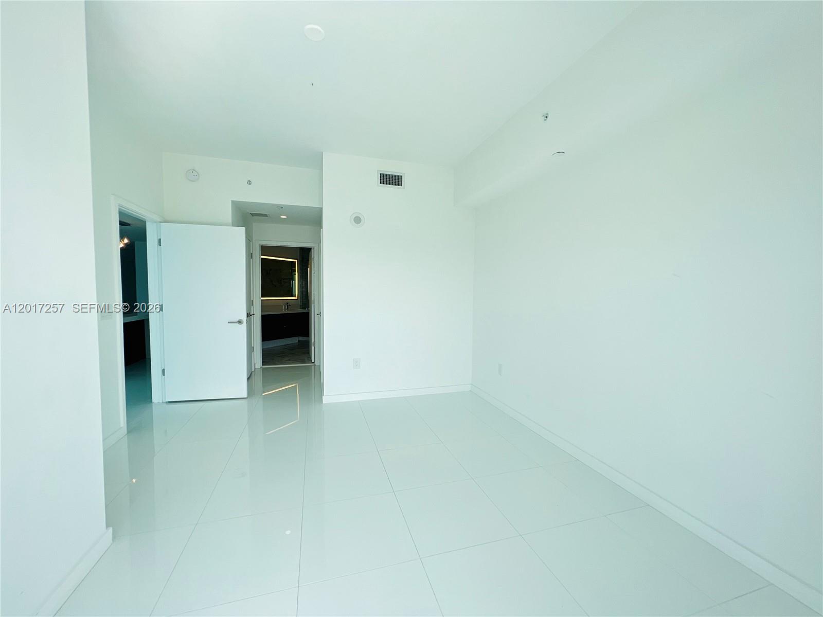 PARAMOUNT MIAMI WORLD CENT - Residential
