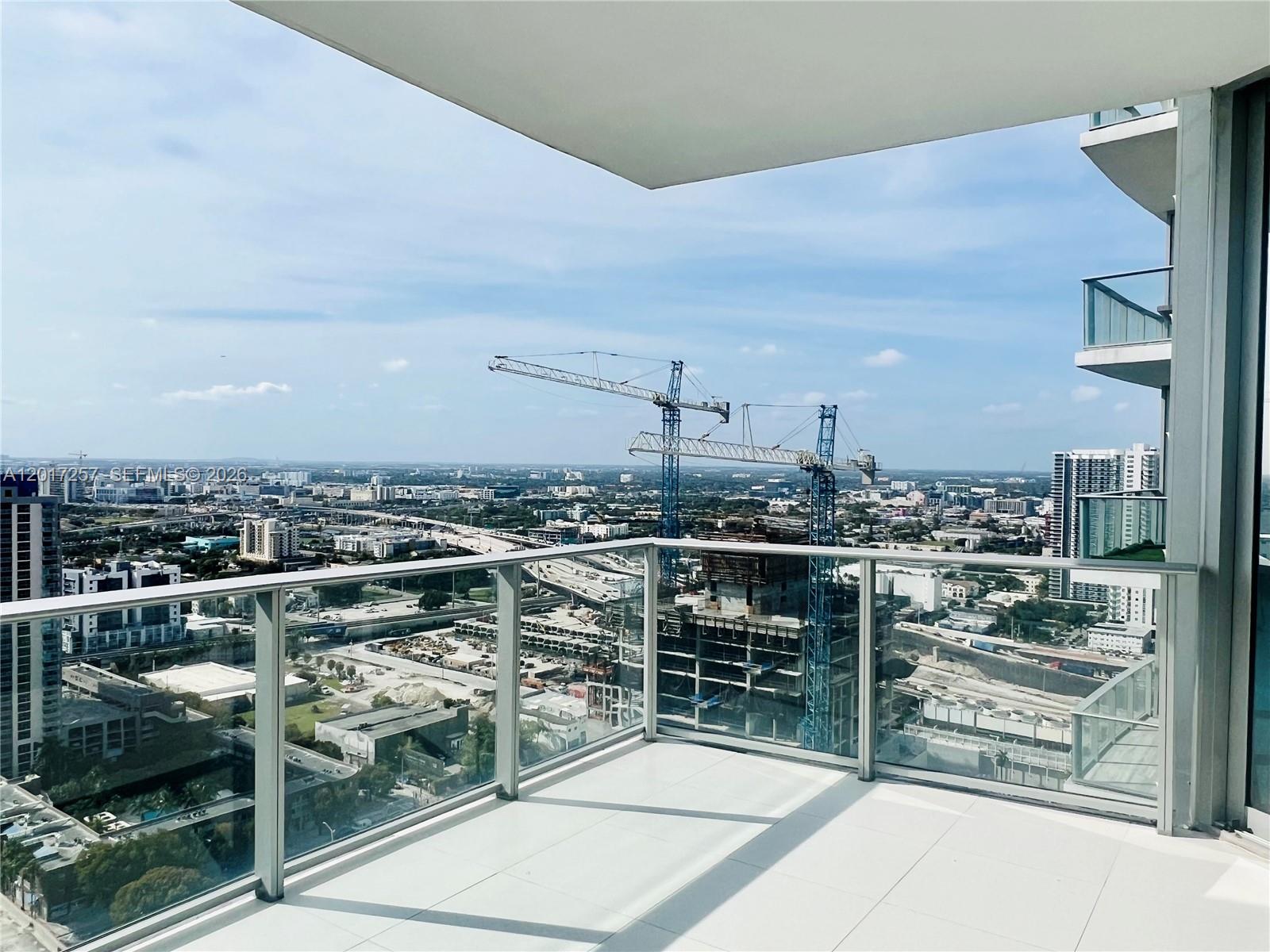 PARAMOUNT MIAMI WORLD CENT - Residential