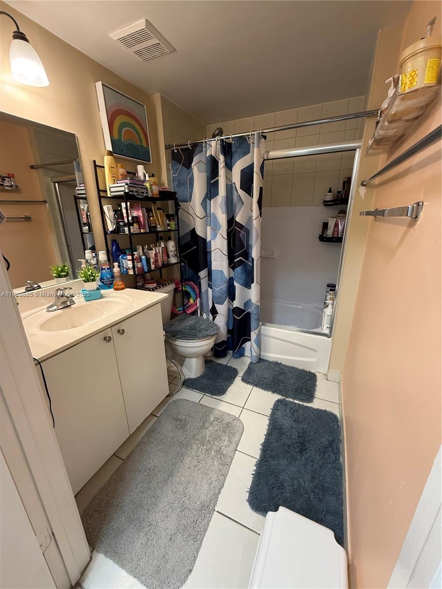 PARADISE POINTE CONDO - Residential