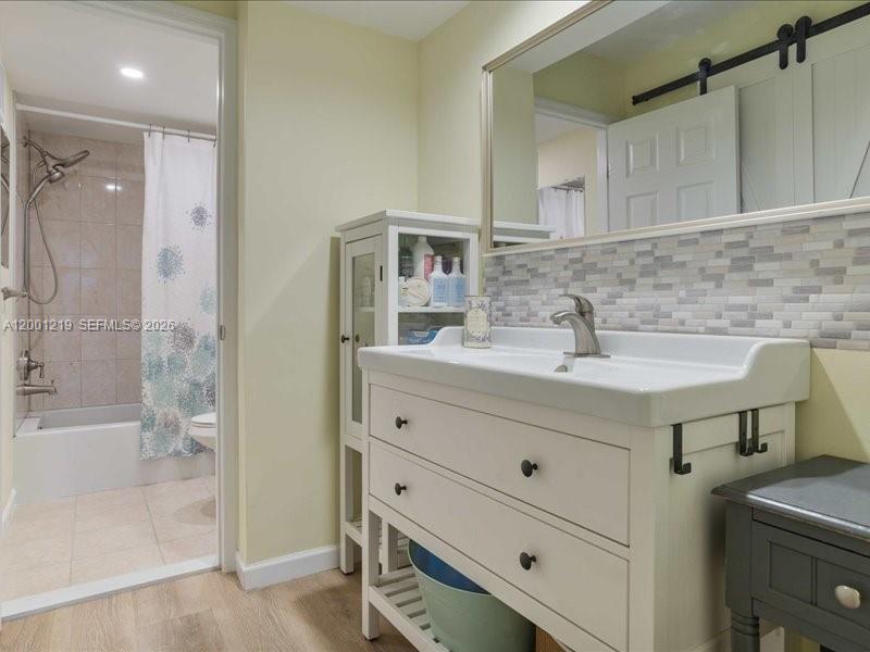 GATE ONE CONDO - Residential