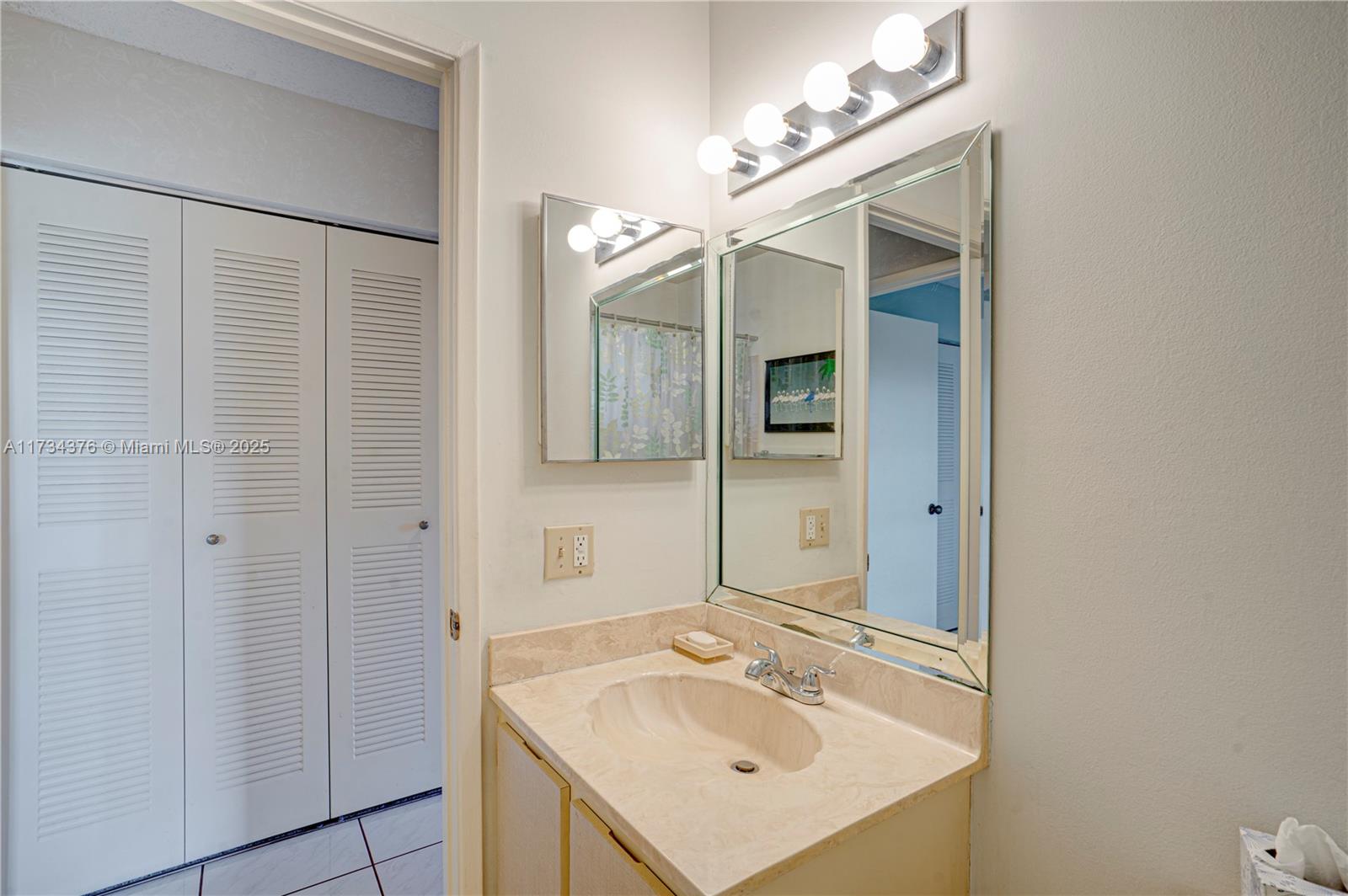 PALM CHASE CONDO - Residential