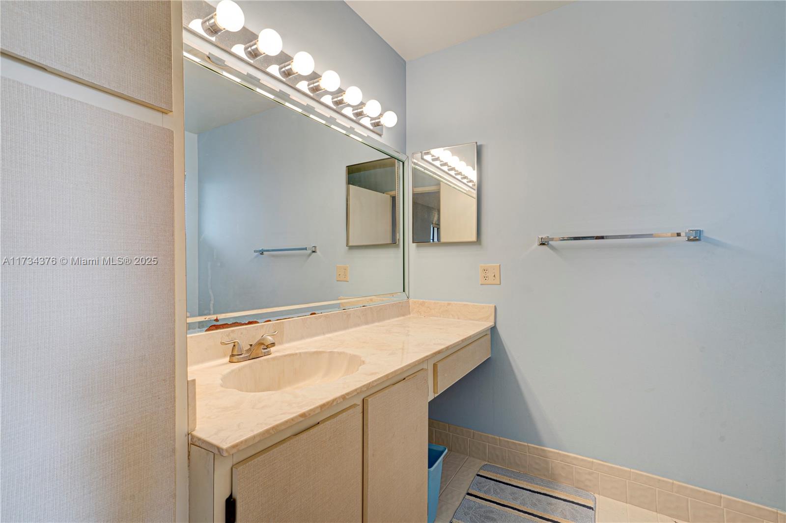 PALM CHASE CONDO - Residential