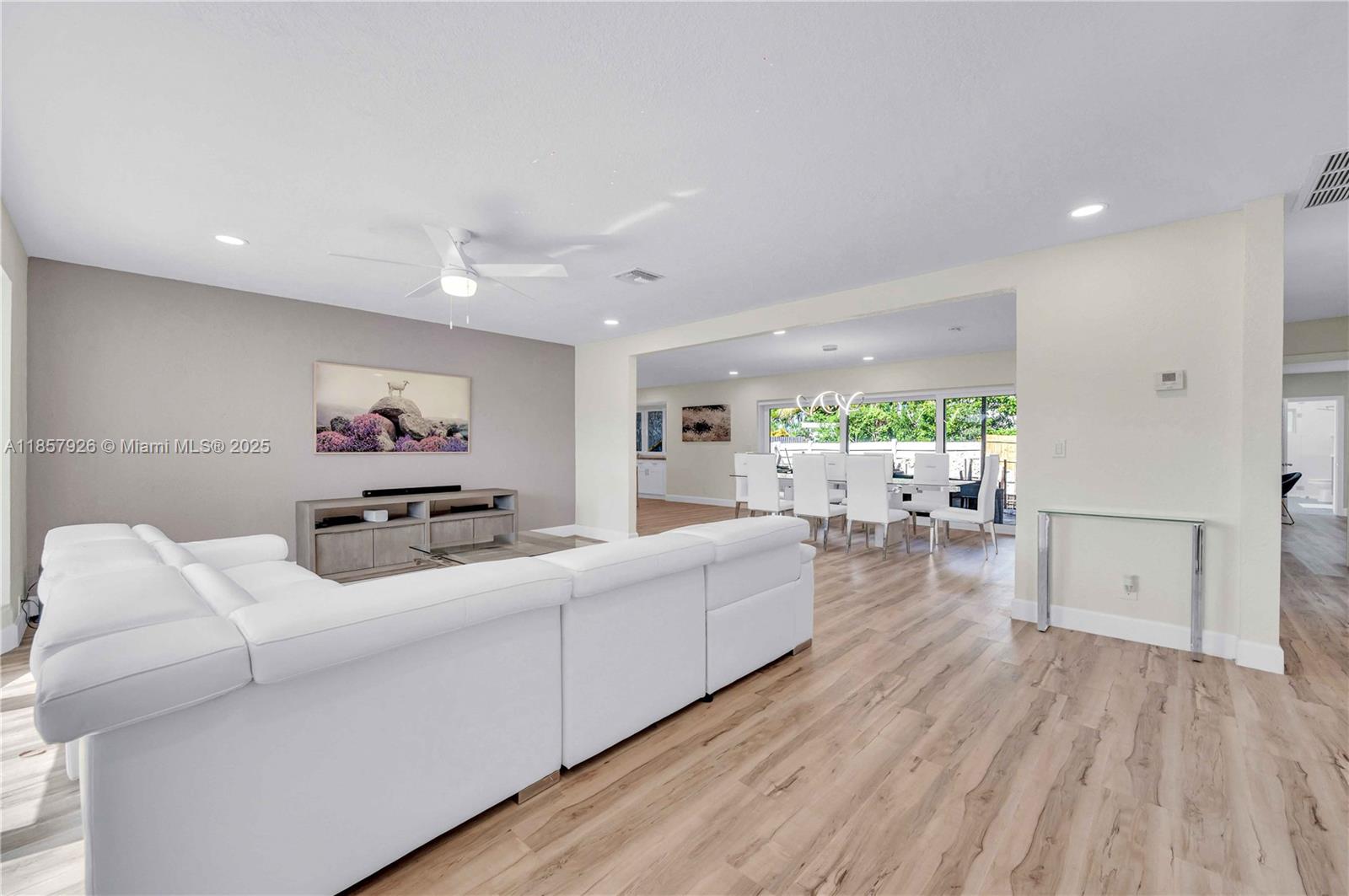 HOLLYWOOD HILLS AMEN PLAT - Residential Lease