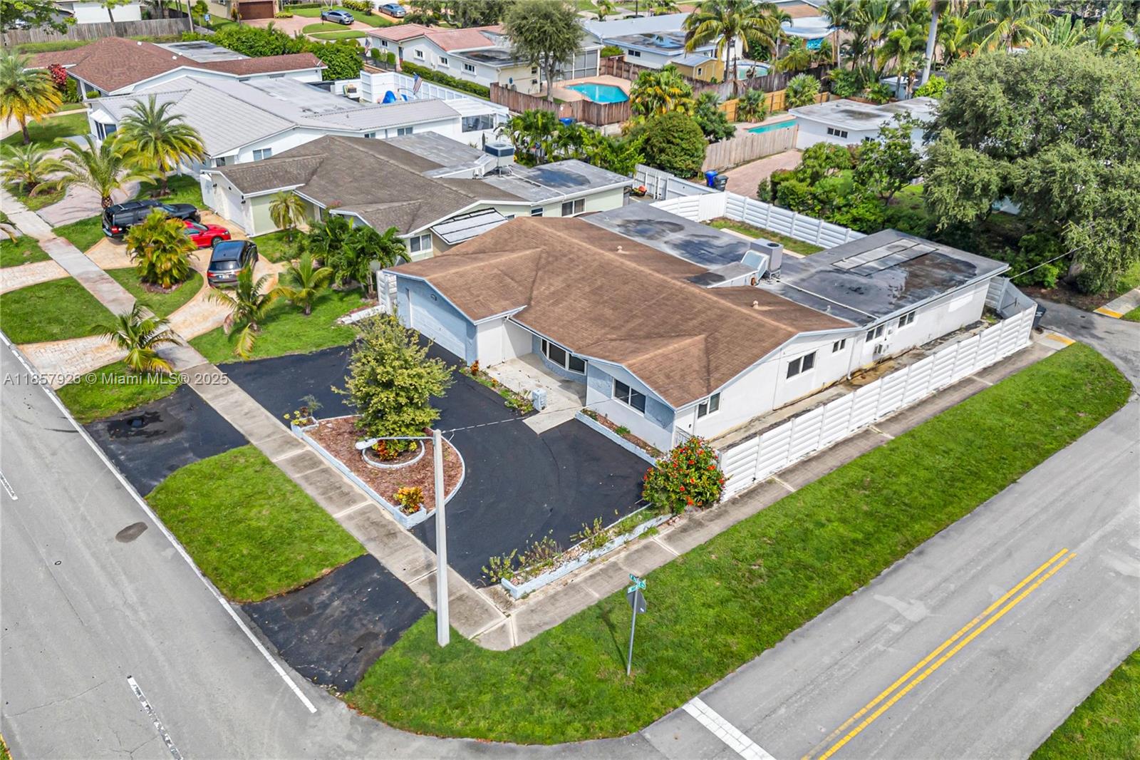 HOLLYWOOD HILLS AMEN PLAT - Residential Lease