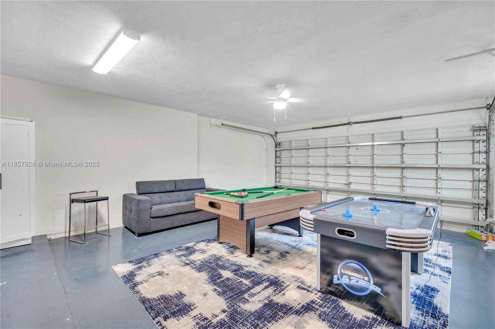 HOLLYWOOD HILLS AMEN PLAT - Residential Lease