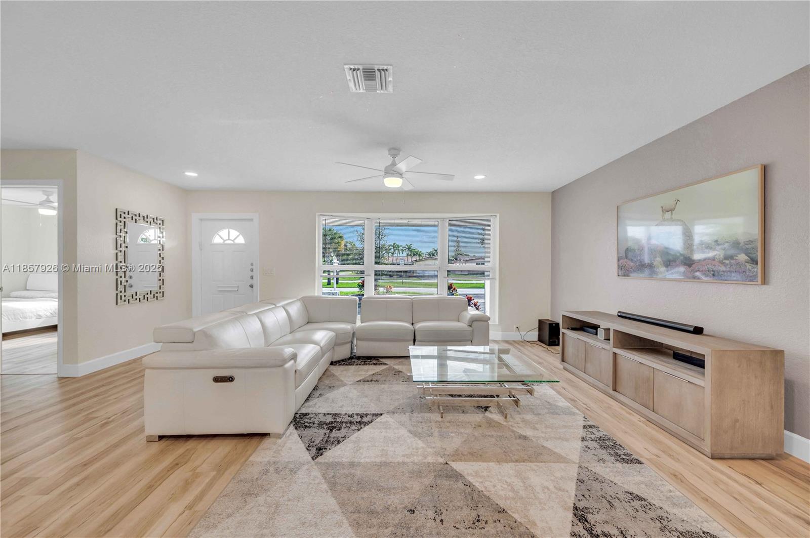 HOLLYWOOD HILLS AMEN PLAT - Residential Lease