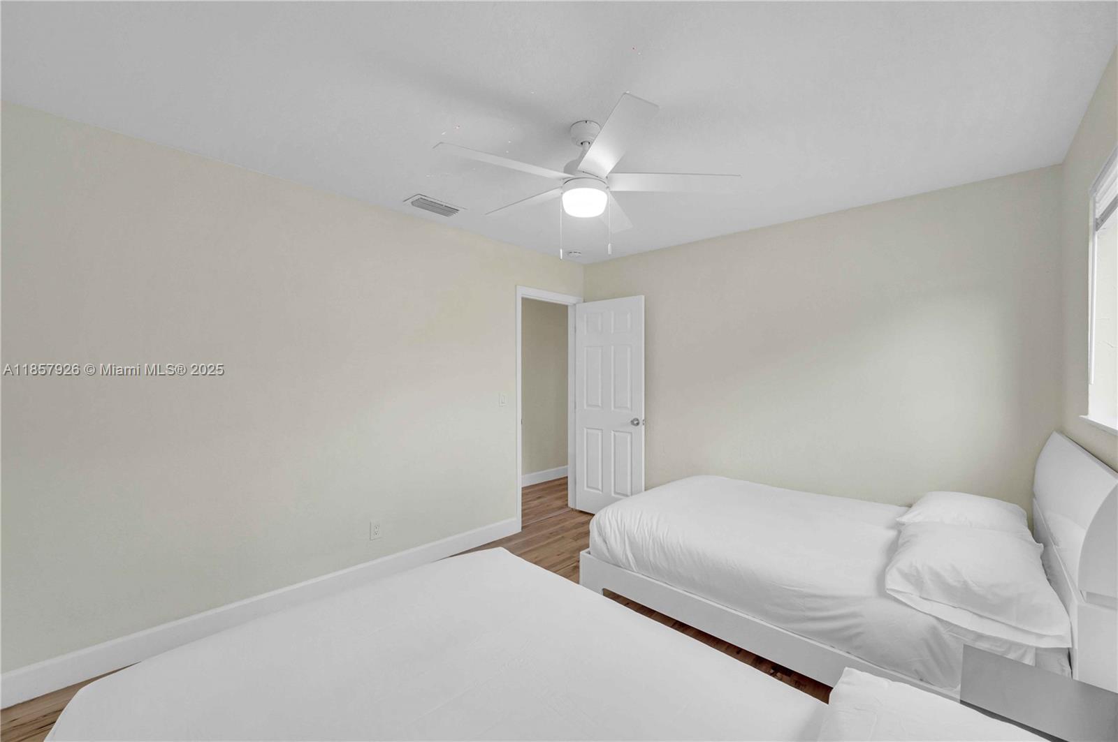 HOLLYWOOD HILLS AMEN PLAT - Residential Lease