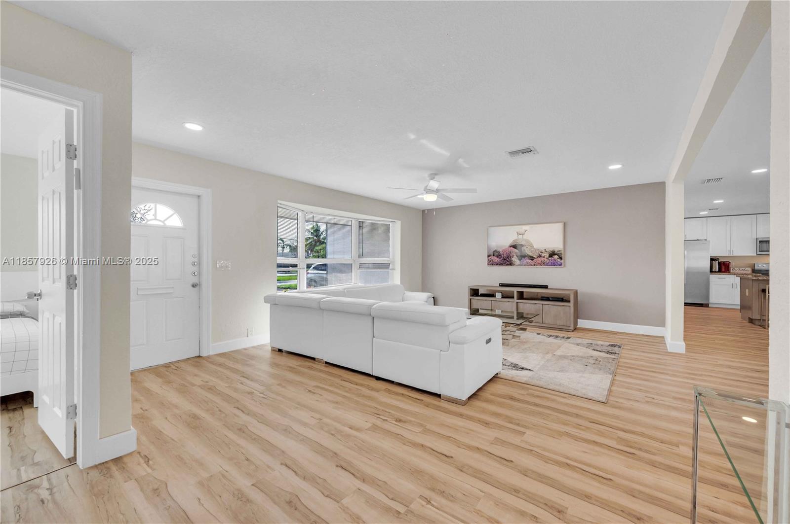 HOLLYWOOD HILLS AMEN PLAT - Residential Lease