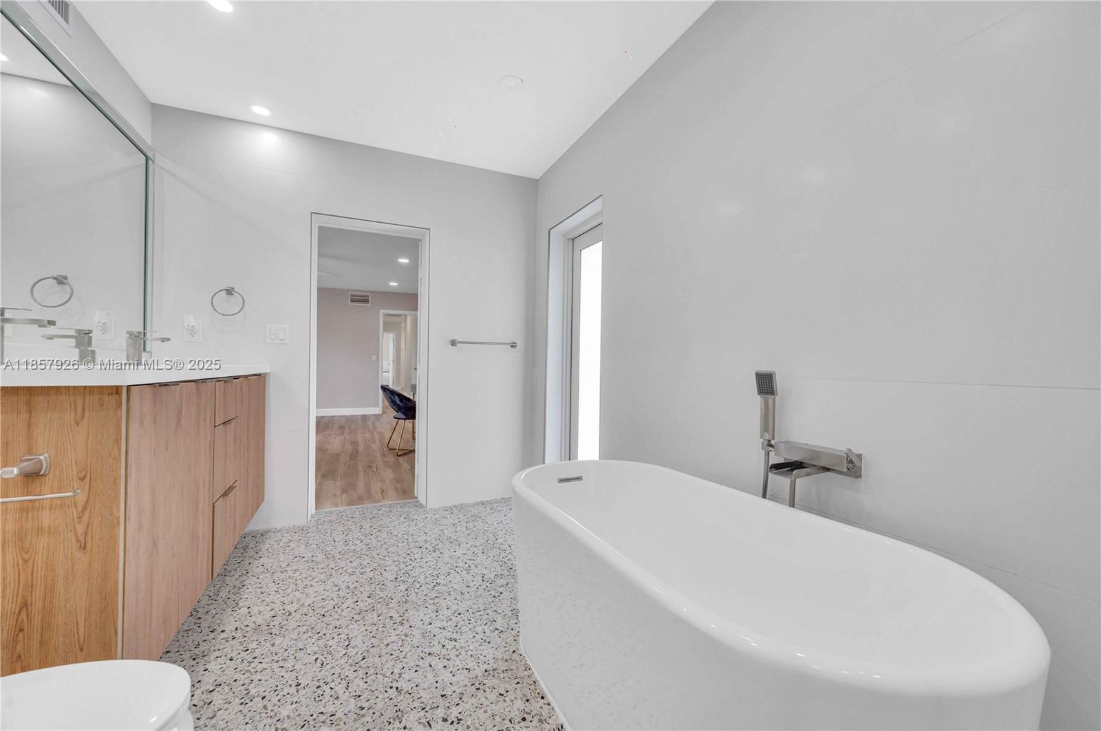 HOLLYWOOD HILLS AMEN PLAT - Residential Lease