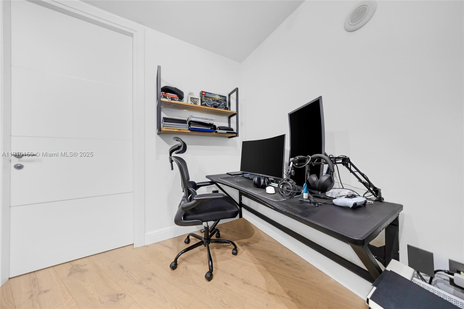 TDR TOWER I CONDO - Residential