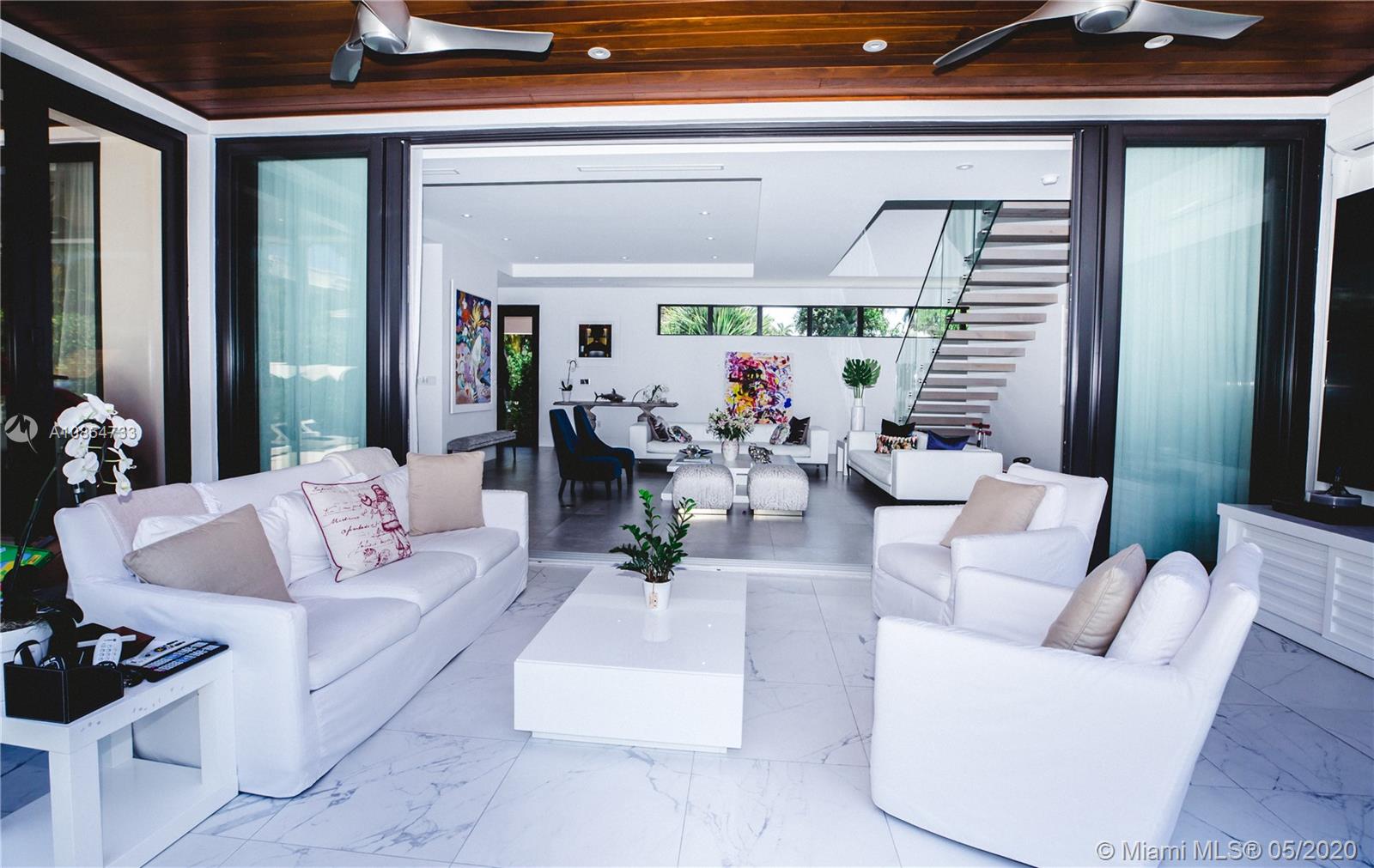 SAN MARINO ISLAND - Residential