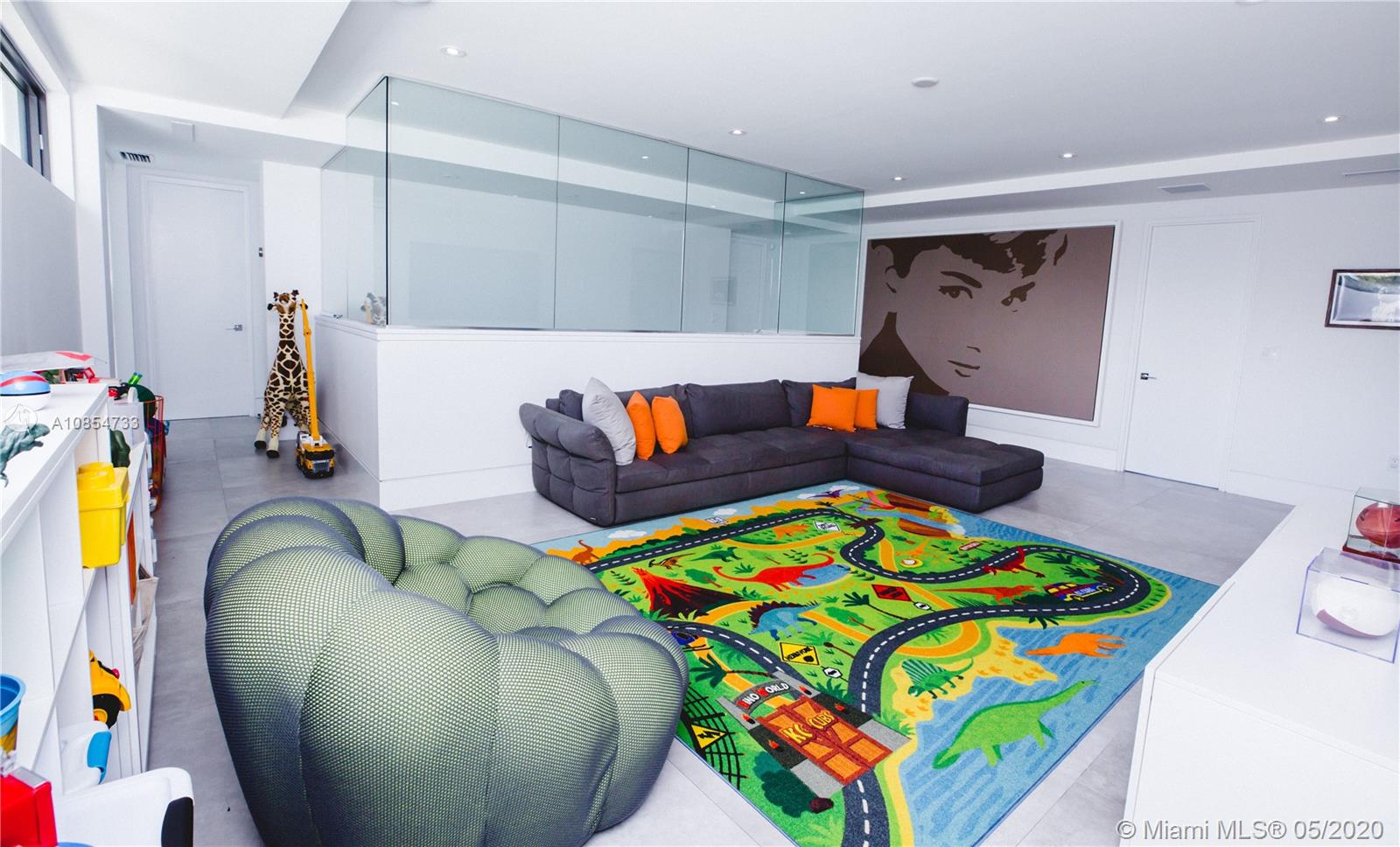 SAN MARINO ISLAND - Residential