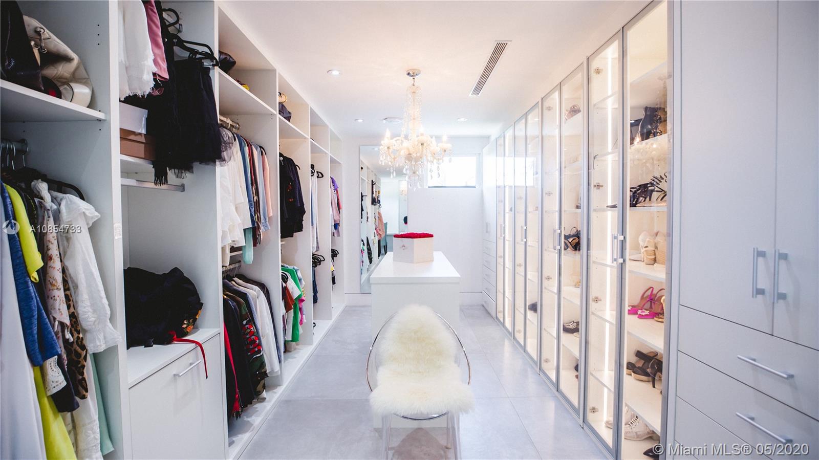 SAN MARINO ISLAND - Residential