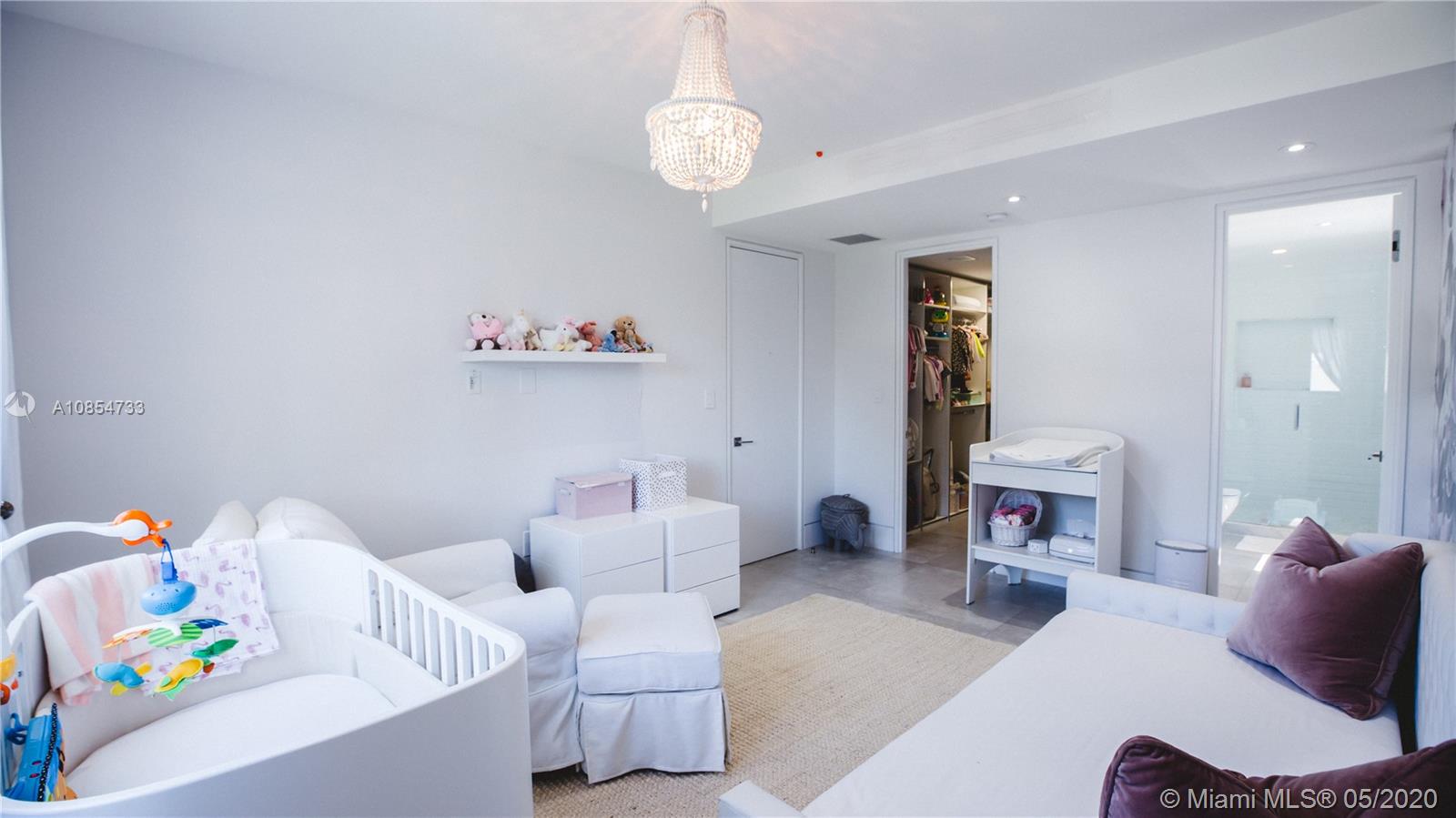 SAN MARINO ISLAND - Residential