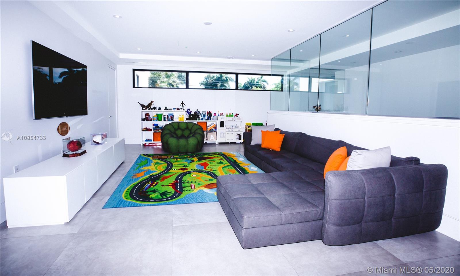 SAN MARINO ISLAND - Residential