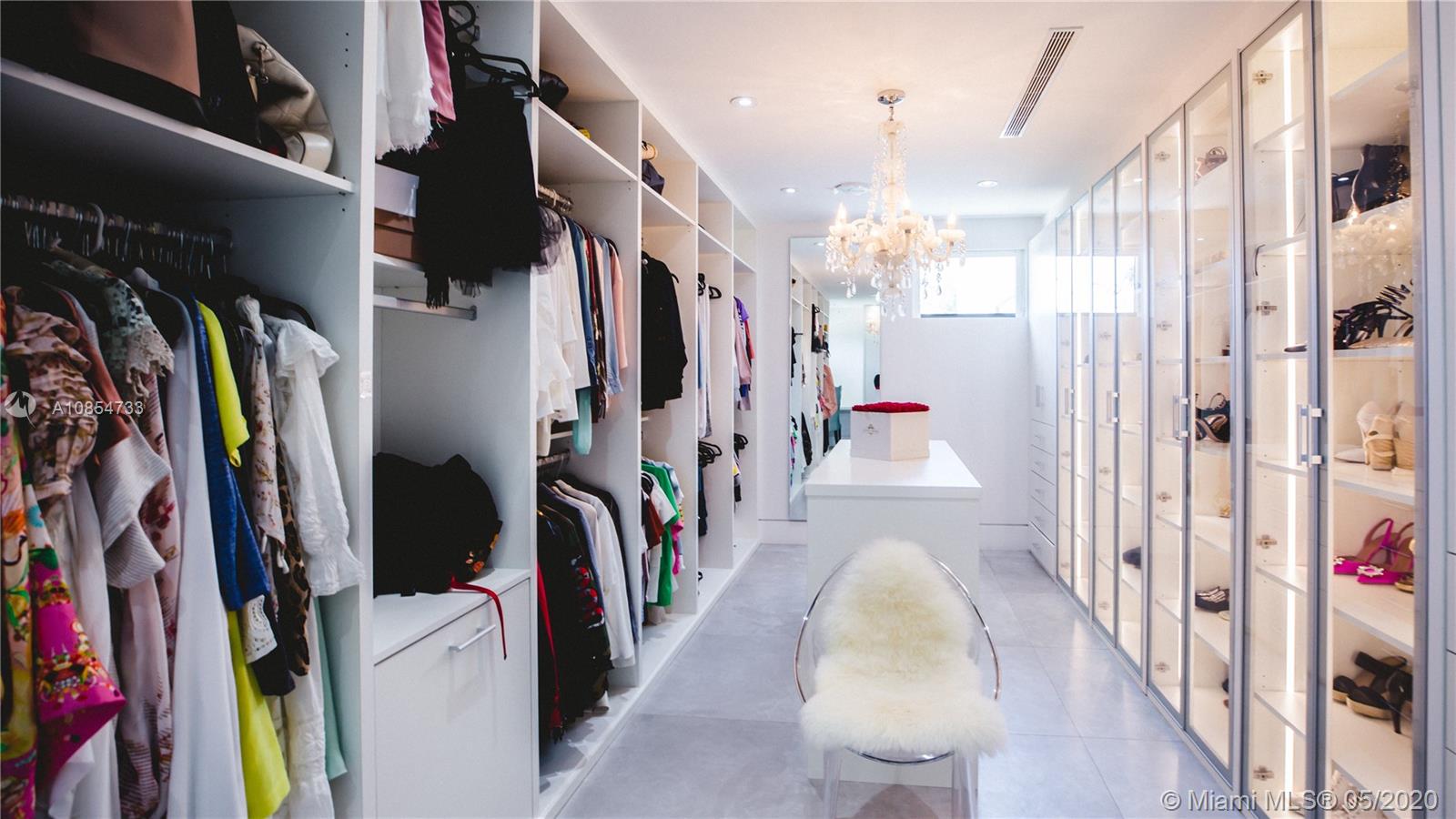 SAN MARINO ISLAND - Residential