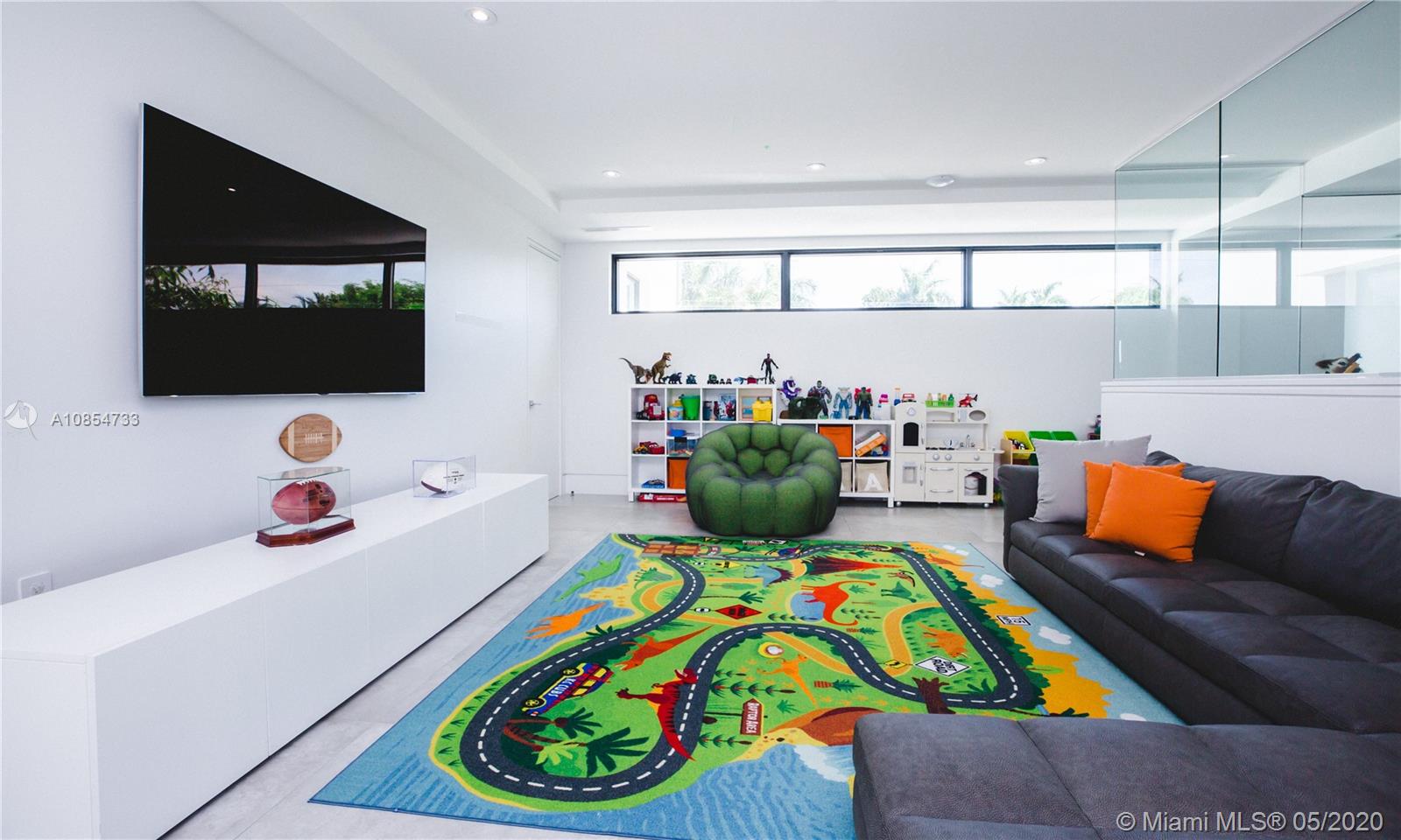 SAN MARINO ISLAND - Residential