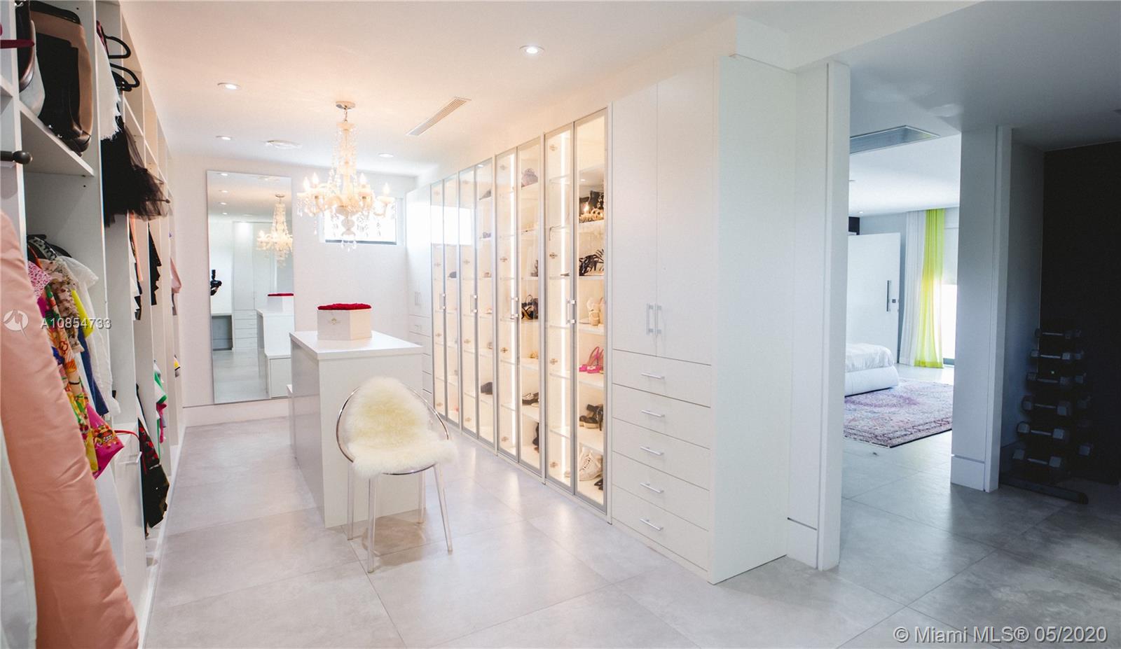 SAN MARINO ISLAND - Residential