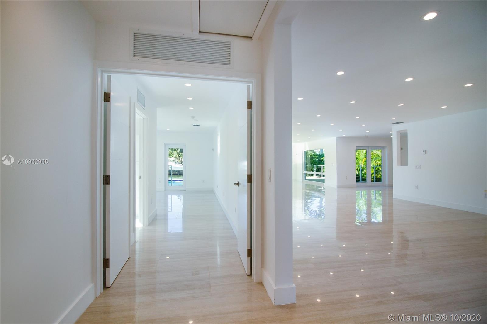 BELLE MEADE ISLAND - Residential