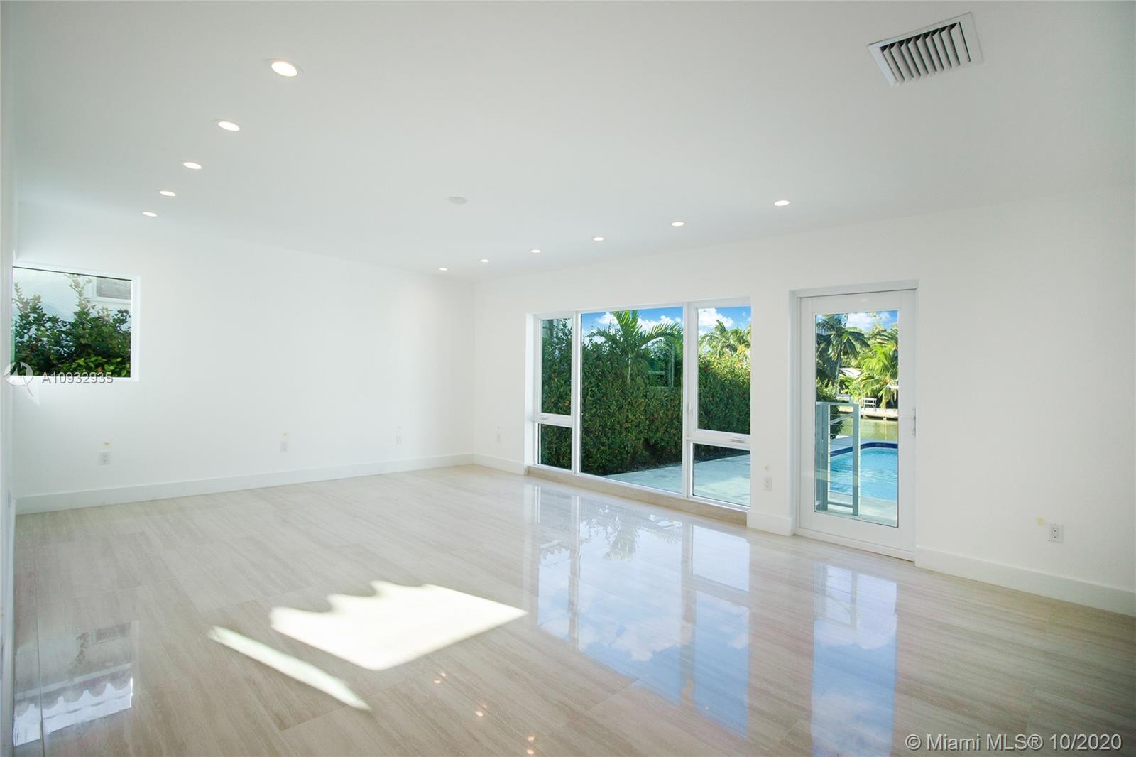 BELLE MEADE ISLAND - Residential