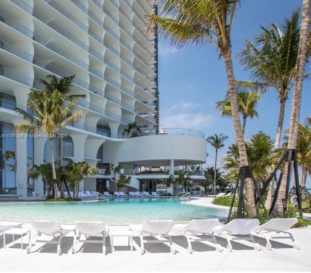 16901 Collins Ave 1604