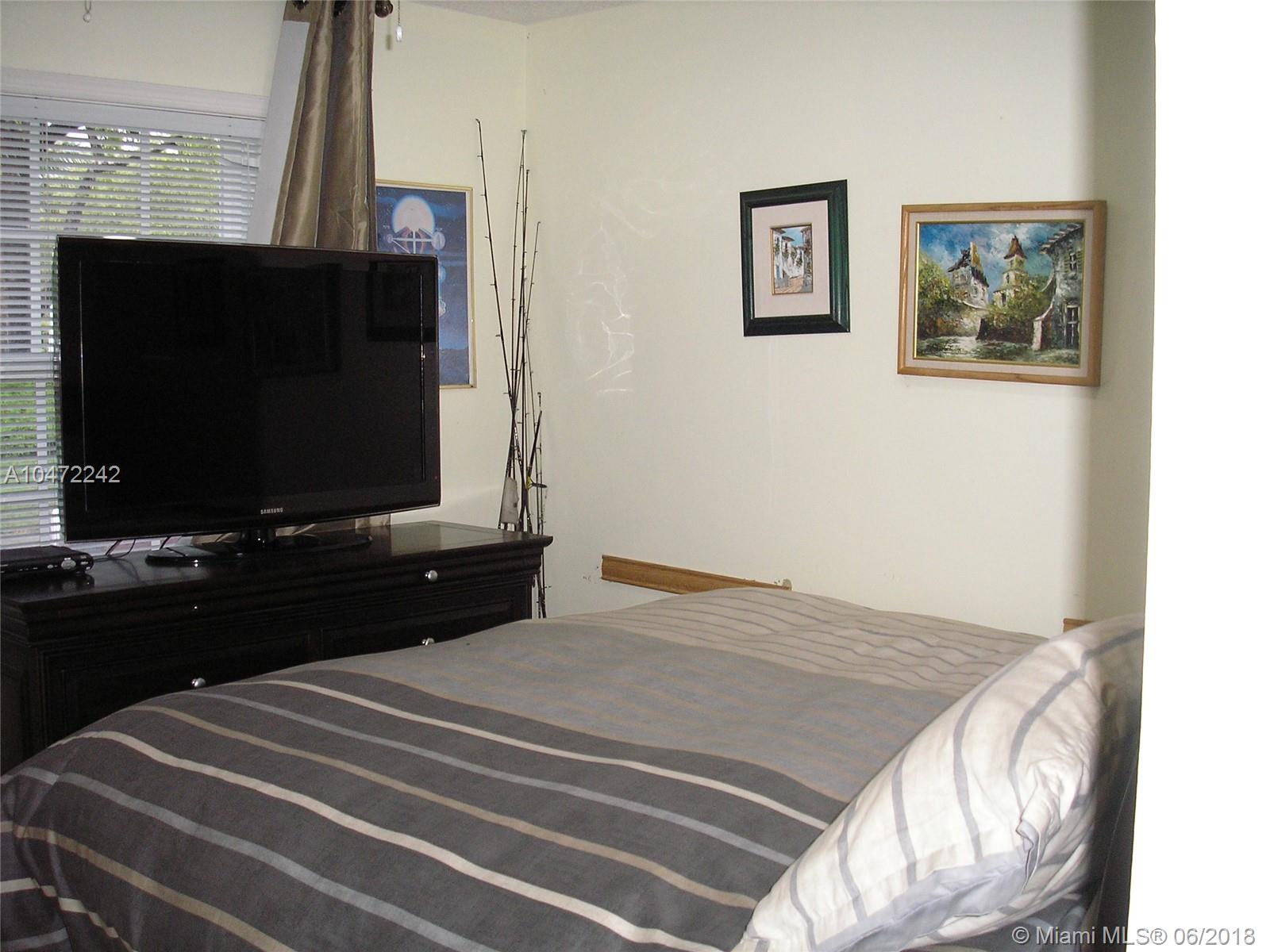 COUNTRY WALK - Residential