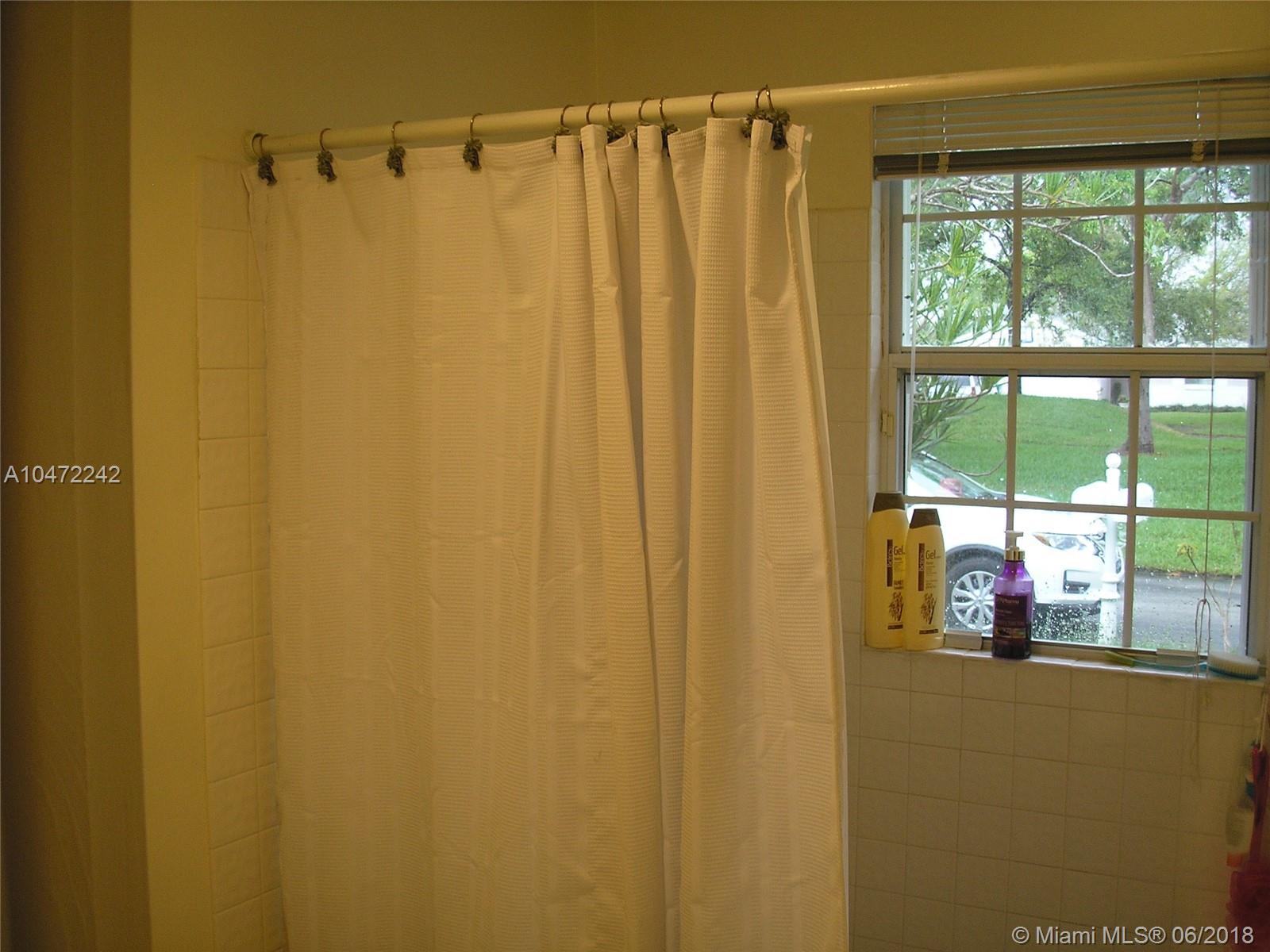 COUNTRY WALK - Residential