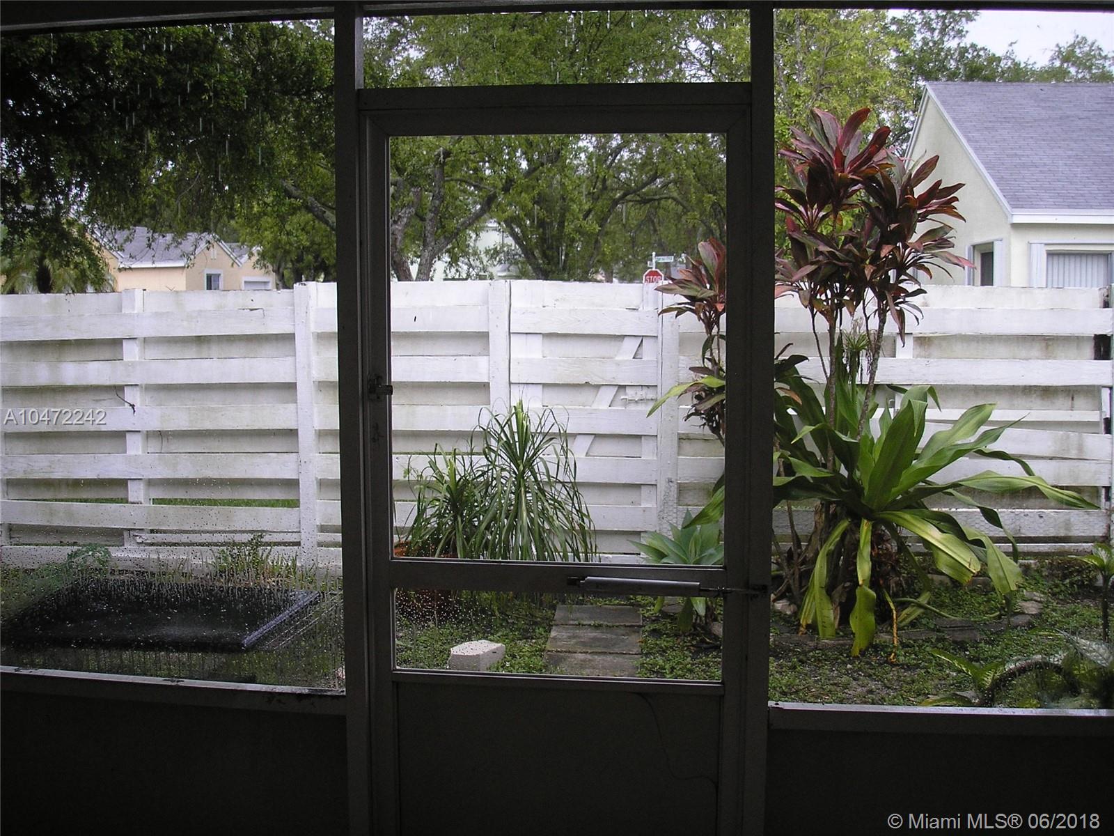 COUNTRY WALK - Residential