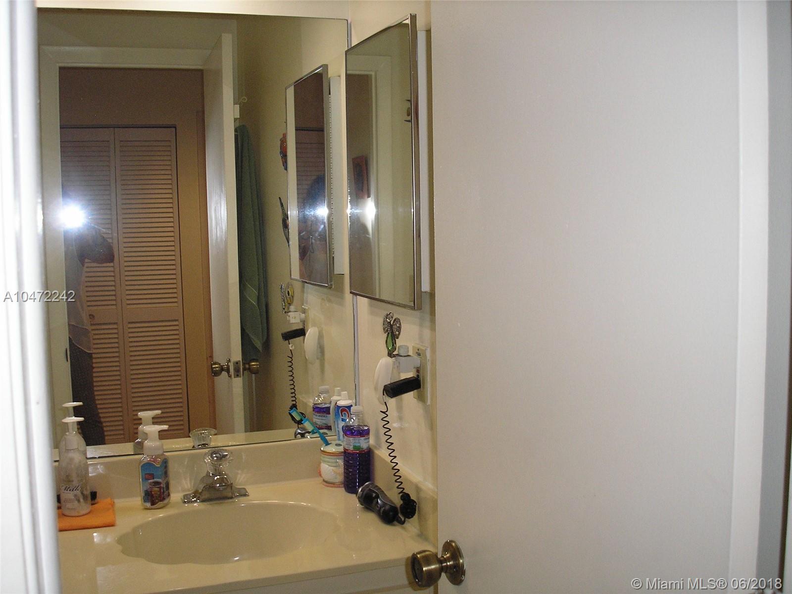 COUNTRY WALK - Residential