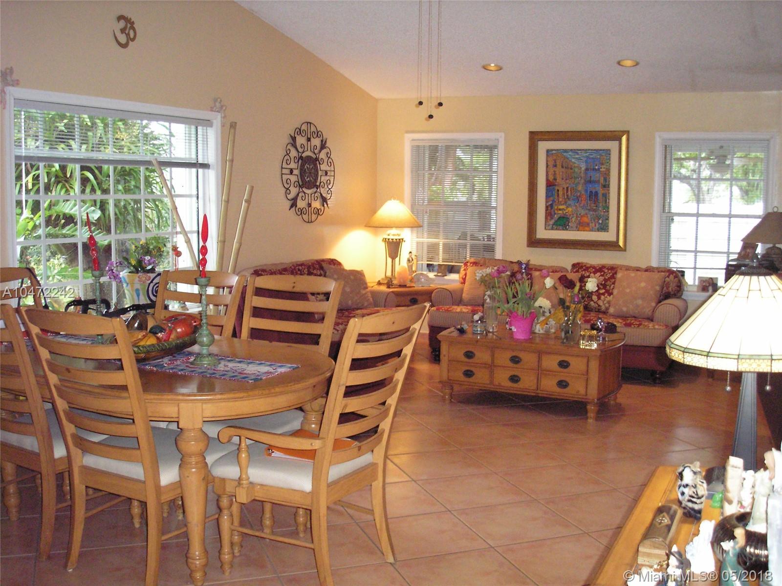 COUNTRY WALK - Residential