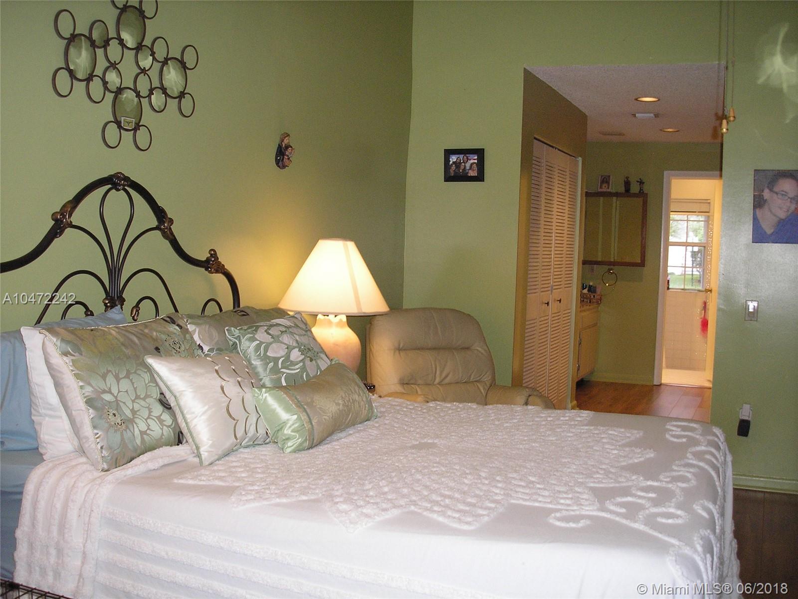 COUNTRY WALK - Residential