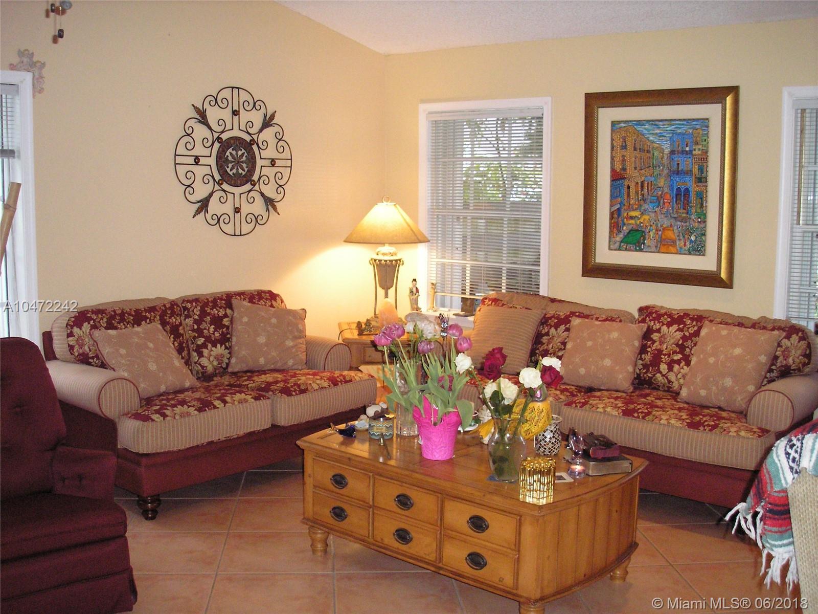 COUNTRY WALK - Residential