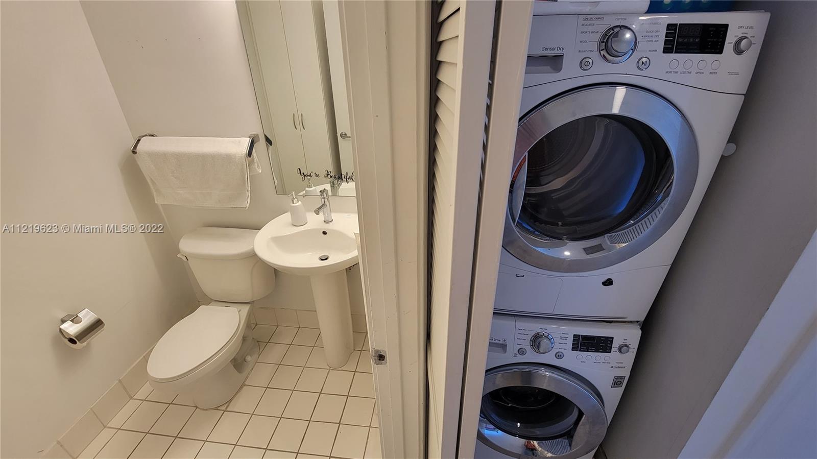 BLUE CONDO - Residential Lease