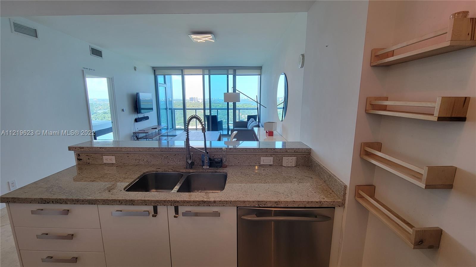 BLUE CONDO - Residential Lease