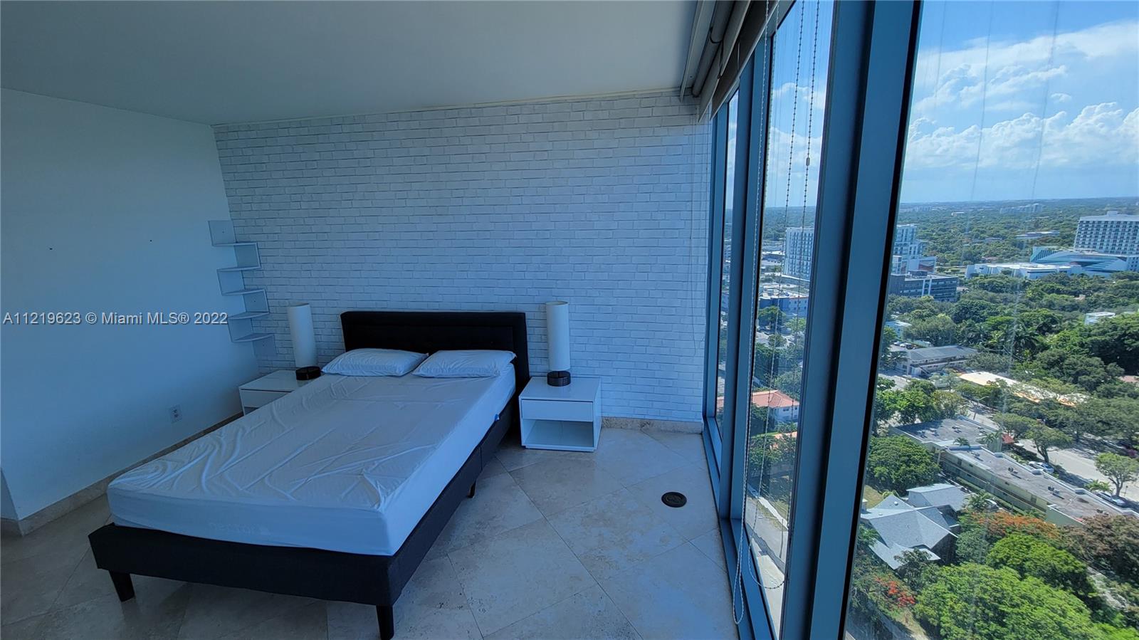 BLUE CONDO - Residential Lease