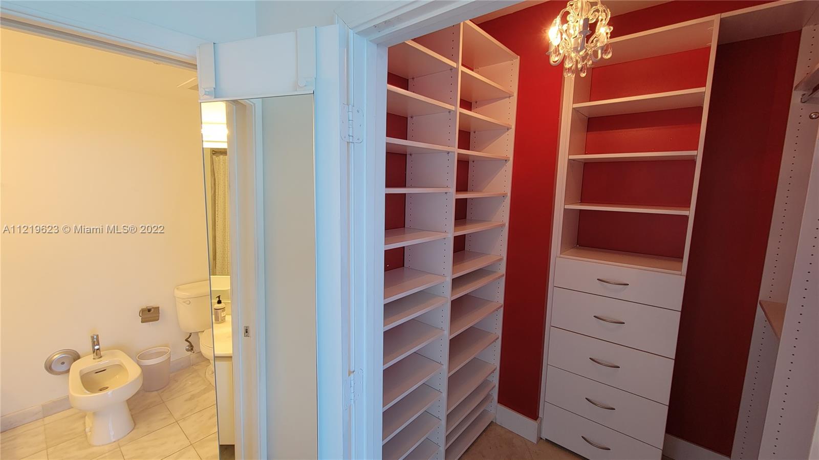 BLUE CONDO - Residential Lease