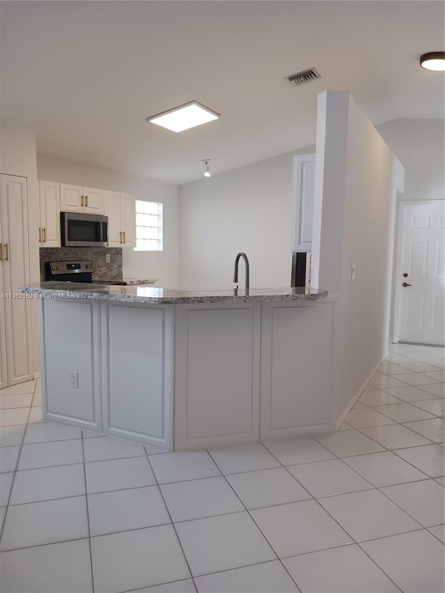 PEMBROKE ISLES II - Residential