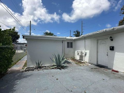 Tiny photo for 685 SW 7th Ter, Dania Beach, FL 33004 (MLS # A12027559)