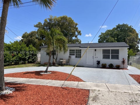 Photo of 685 SW 7th Ter, Dania Beach, FL 33004 (MLS # A12027559)