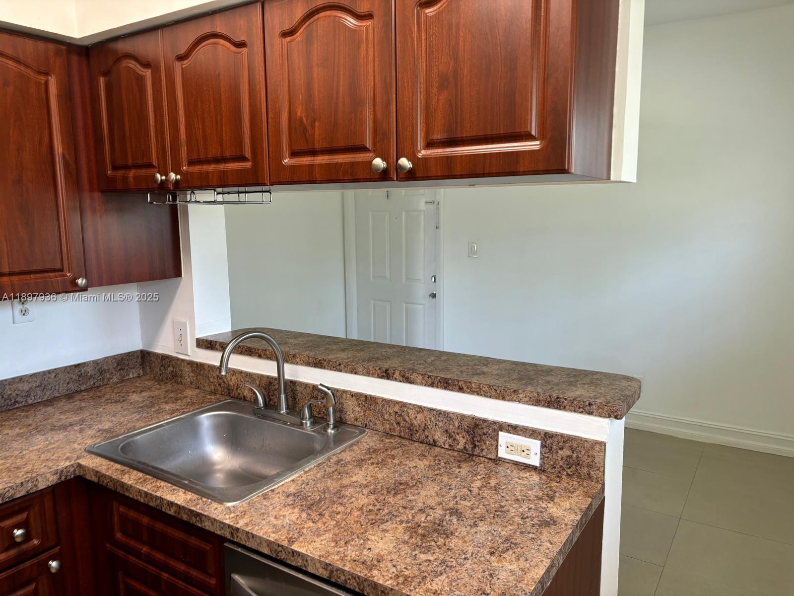 620 Cypress Club Way I13, Deerfield Beach, FL, 33064/$240,000 3 620 Cypress Club Way I13