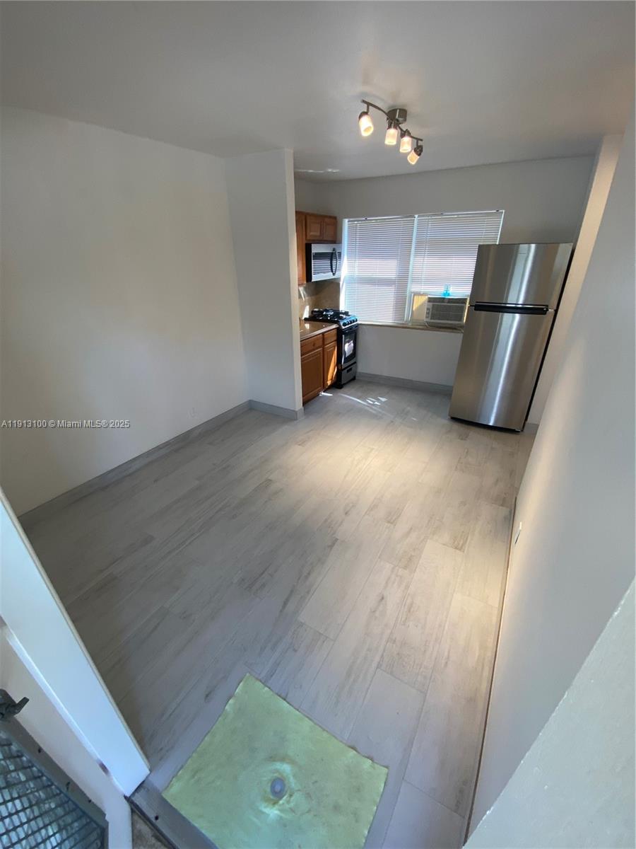 HOLLYWOOD HOMESITES REV P - Residential Lease