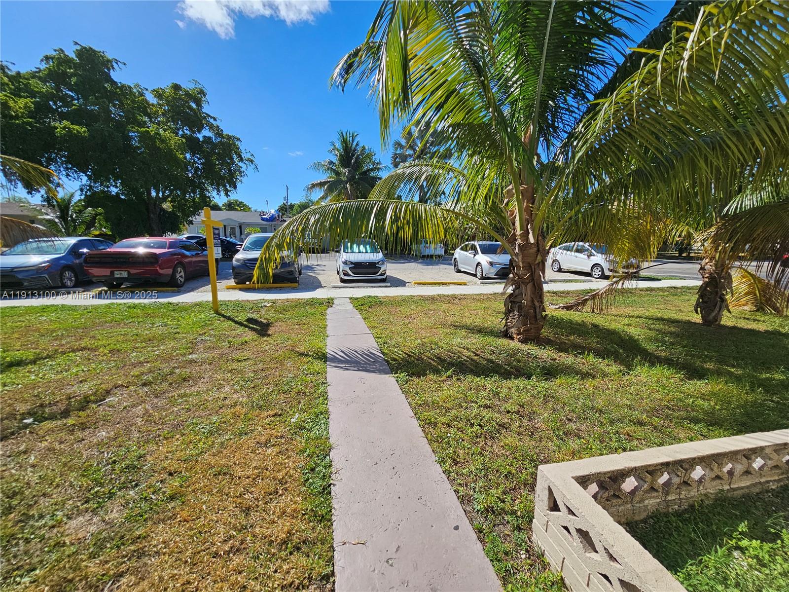 HOLLYWOOD HOMESITES REV P - Residential Lease