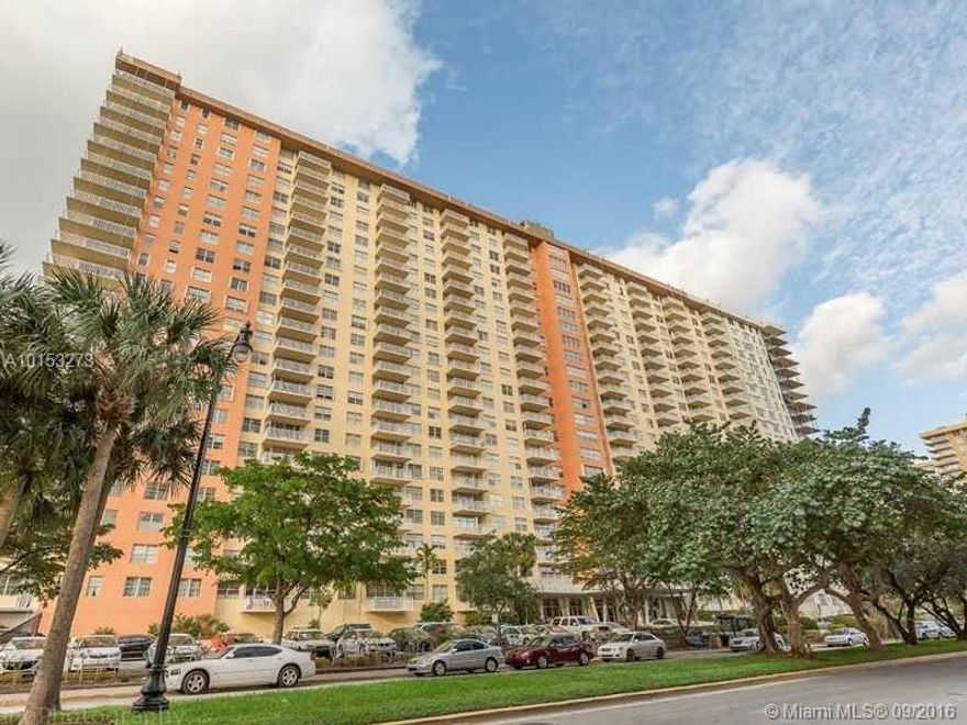THE ABSOLUTE BEST ONE BEDROOM WINSTON TOWERS .
 BEAUTIFUL AND SPACIOUS 1 BD/1.5 BTH UNIT ON HIGH FLOOR.LARGE BREAKFAST AREA.PRIVATE SOUTH FACING BALCONY.GREAT OCEAN, INTRACOASTAL AND CITY VIEWS.LOTS OF CLOSET SPACE.24 HOURS SECURITY, COMMUNITY POOL, SPA,JACUZZI,GYM.IN THE HEART OF SUNNY ISLES, WALKING DISTANCE TO EVERYTHING. VERY EASY TO SHOW. CALL LISTING AGENT TODAY.