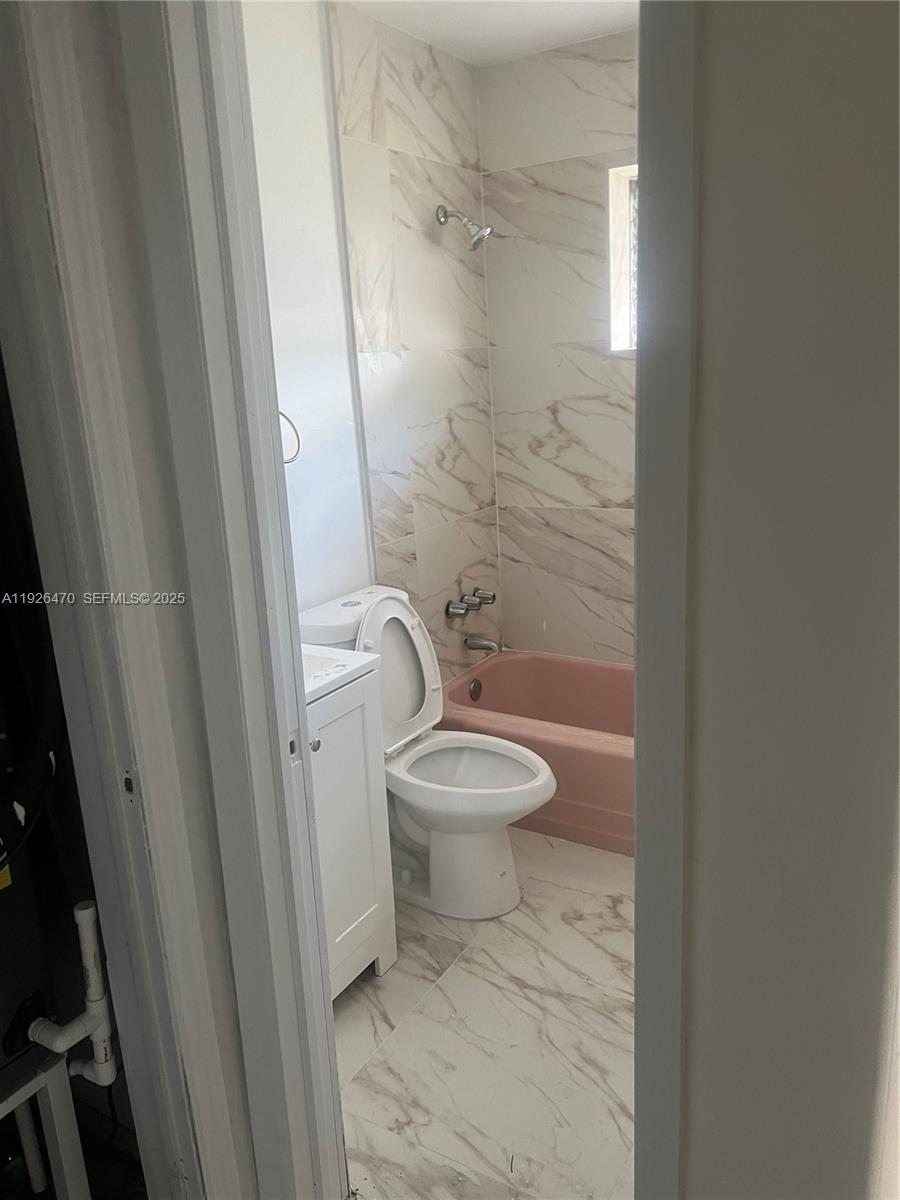 MIAMI GARDENS MANOR - Residential Lease